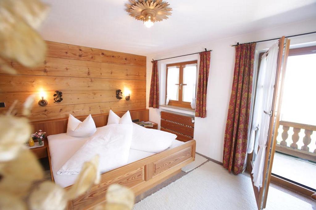 Berggasthaus Weingarten Ruhpolding Room photo